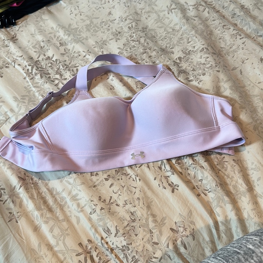 UNDERARMOUR SIZE SMALL SPORTS BRA LILAC
